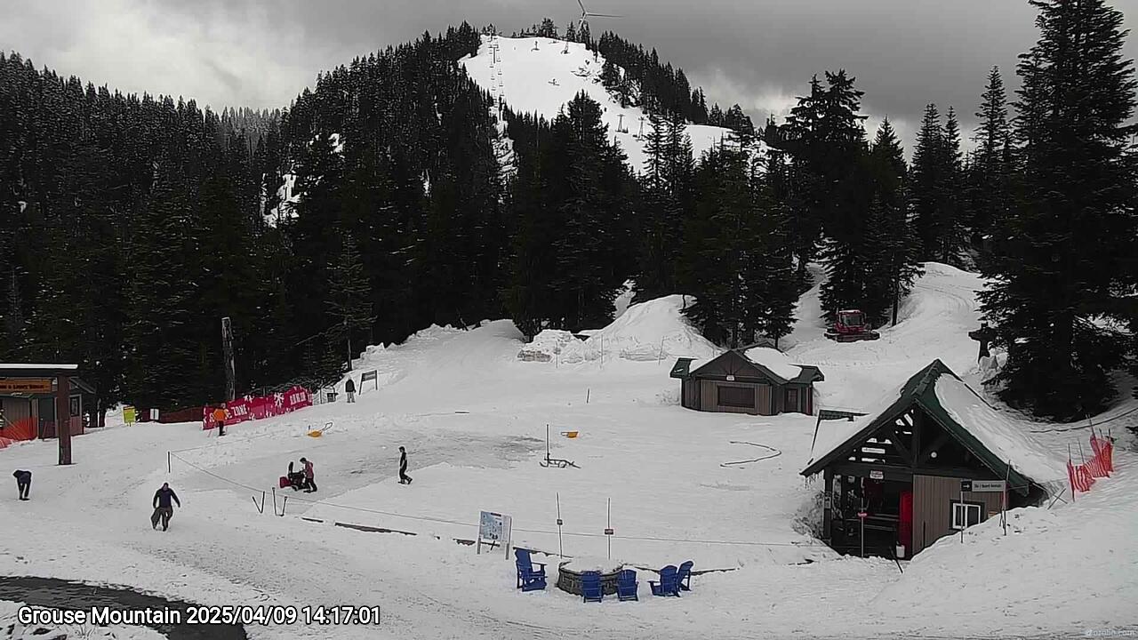 Webcam frame from Grouse Mountain on 2025/04/09