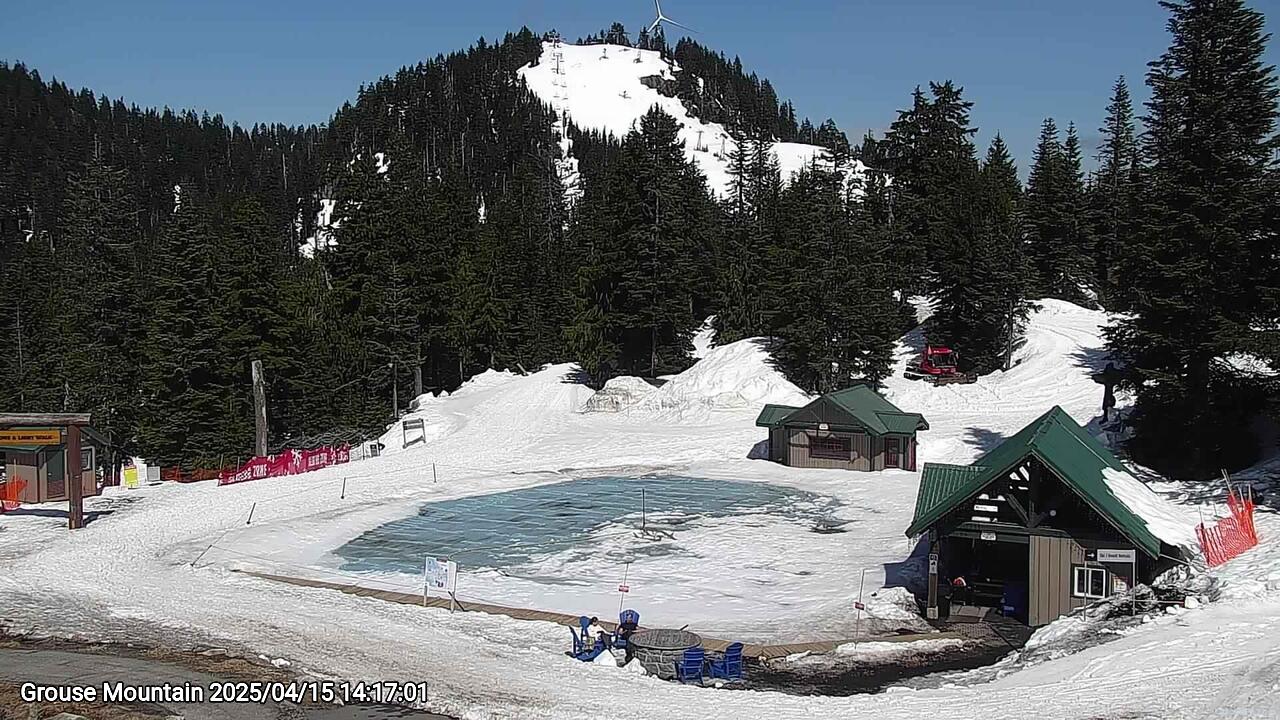 Webcam frame from Grouse Mountain on 2025/04/15