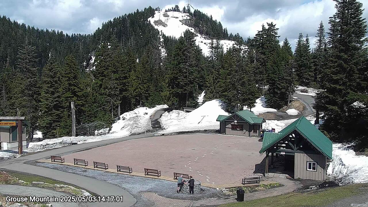 Webcam frame from Grouse Mountain on 2025/05/03