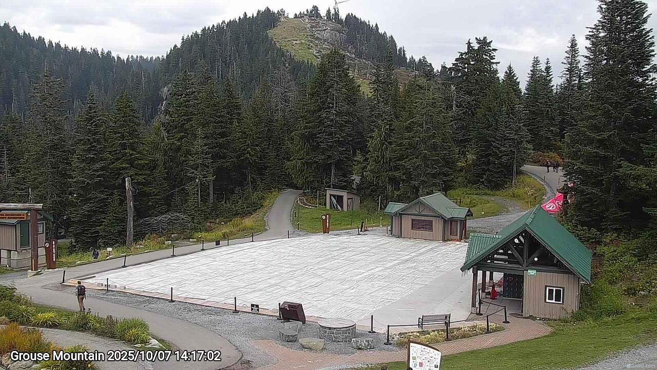 Webcam frame from Grouse Mountain on 2025/10/07