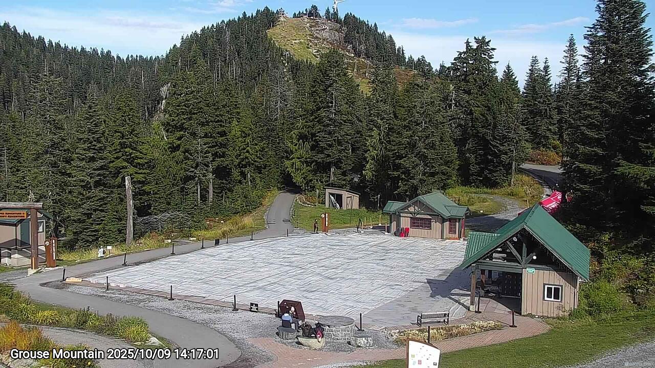 Webcam frame from Grouse Mountain on 2025/10/09
