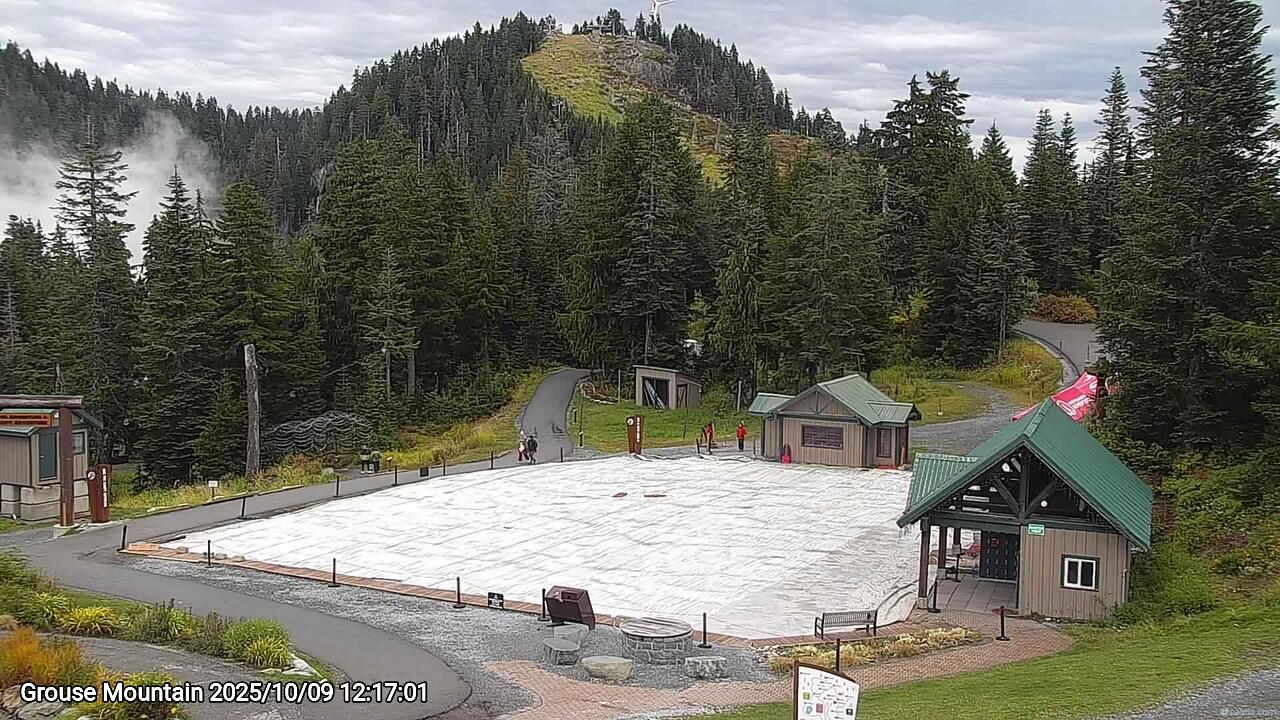 Webcam frame from Grouse Mountain at 2025/10/09 12:00