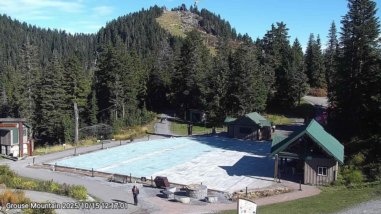 Webcam frame from Grouse Mountain at 2025/10/15 12:00