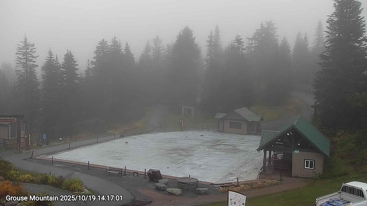 Webcam frame from Grouse Mountain on 2025/10/19