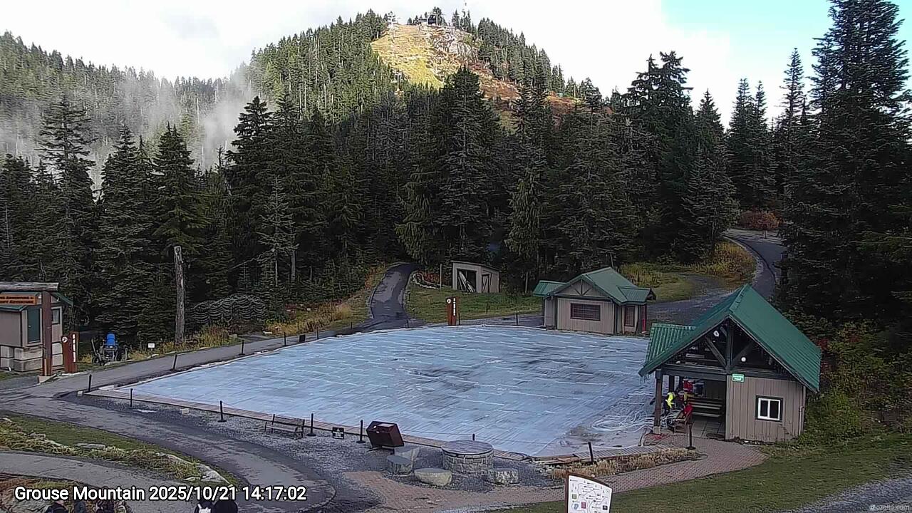 Webcam frame from Grouse Mountain on 2025/10/21