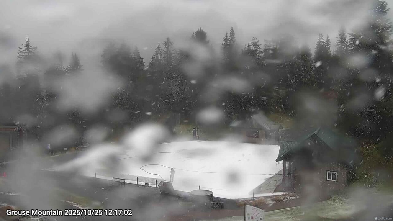 Webcam frame from Grouse Mountain at 2025/10/25 12:00