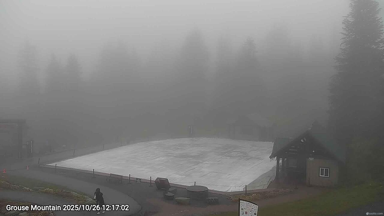 Webcam frame from Grouse Mountain at 2025/10/26 12:00