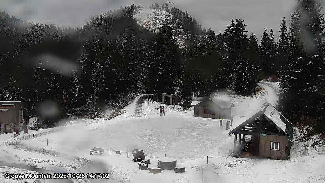 Webcam frame from Grouse Mountain on 2025/10/28