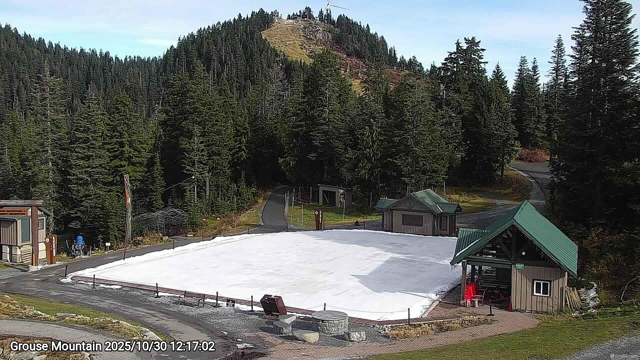 Webcam frame from Grouse Mountain at 2025/10/30 12:00