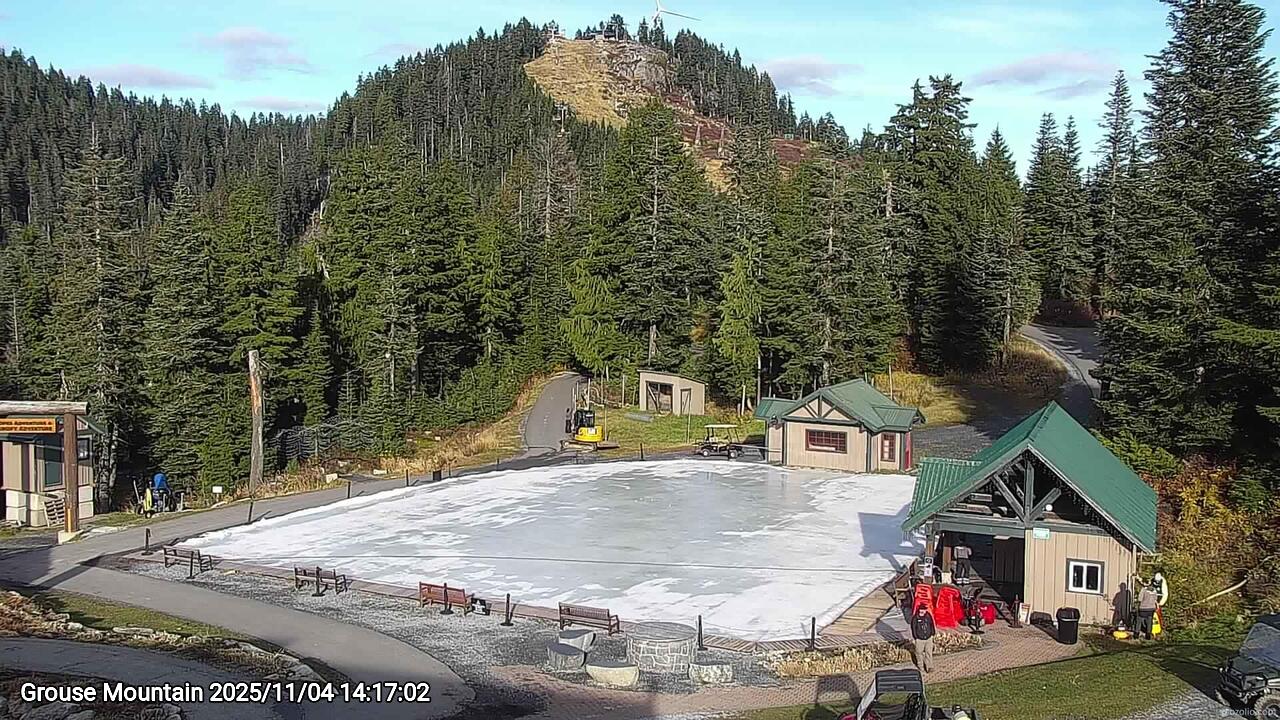 Webcam frame from Grouse Mountain on 2025/11/04