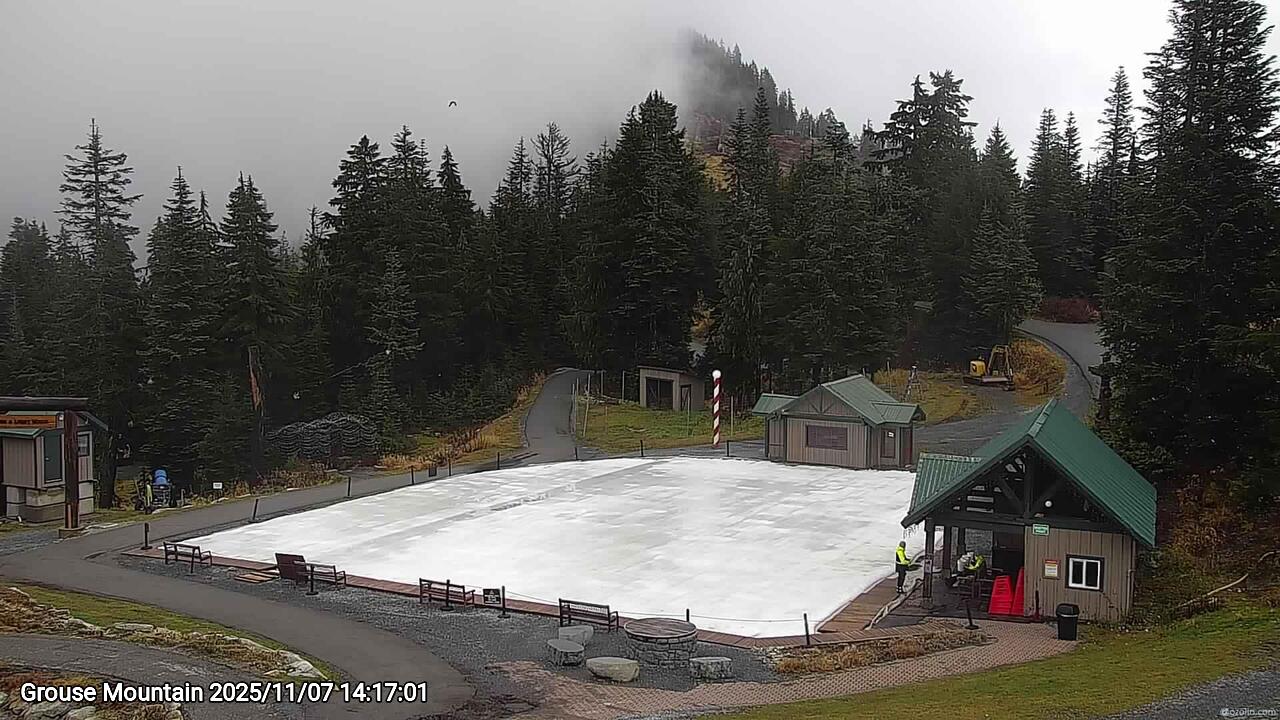 Webcam frame from Grouse Mountain on 2025/11/07