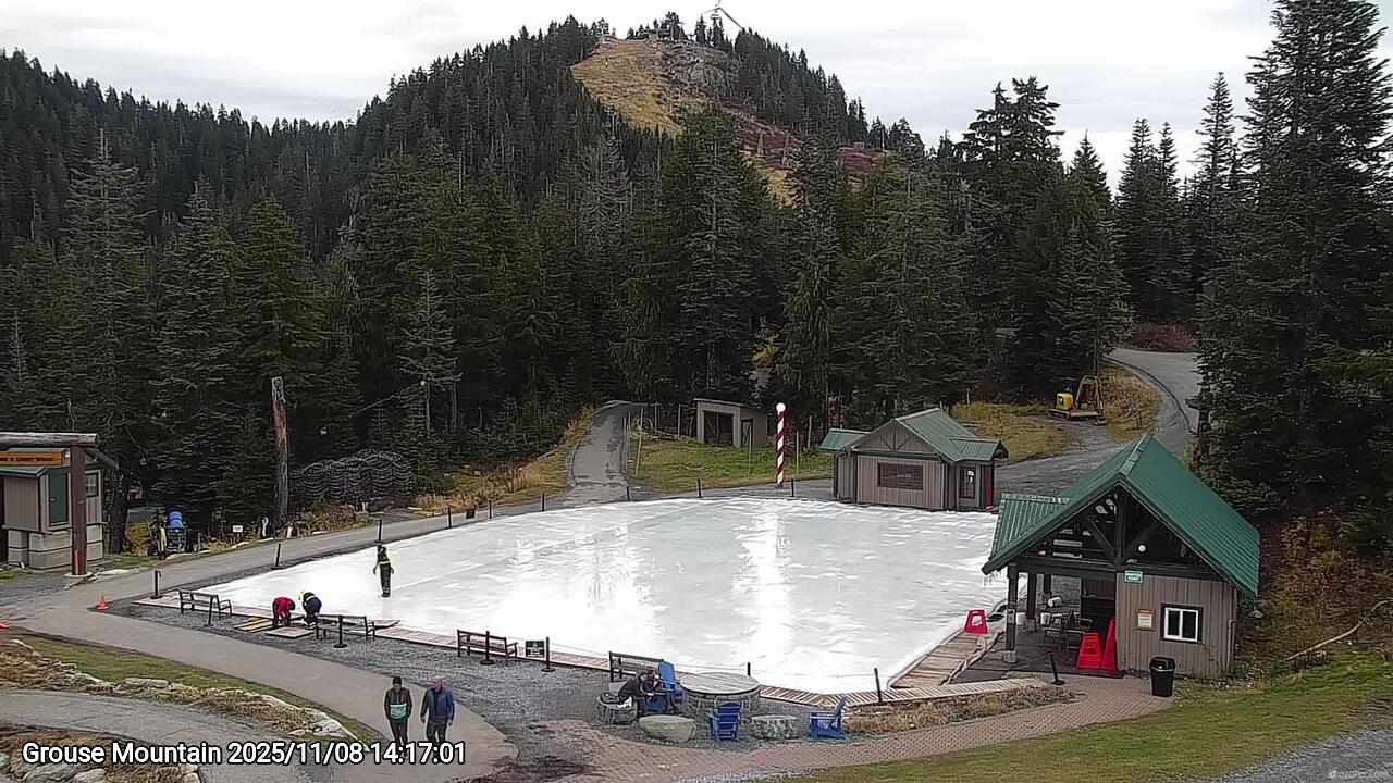 Webcam frame from Grouse Mountain on 2025/11/08