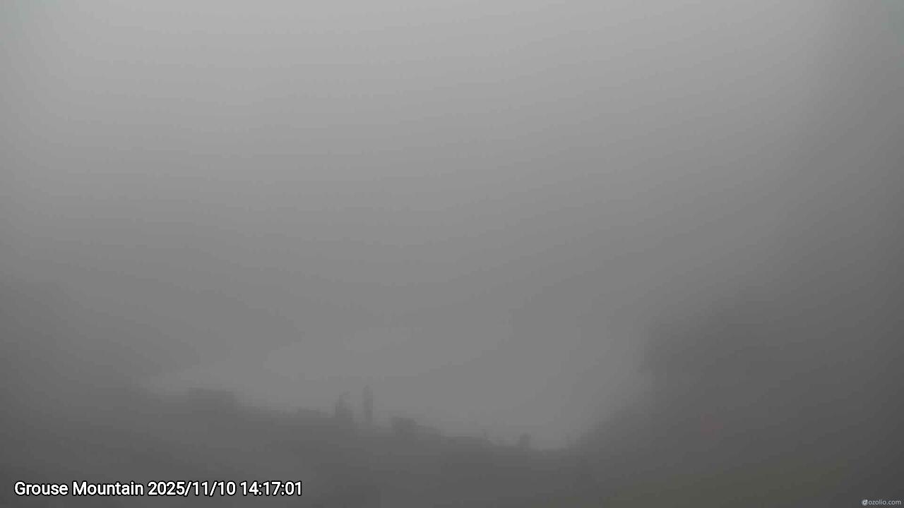 Webcam frame from Grouse Mountain on 2025/11/10