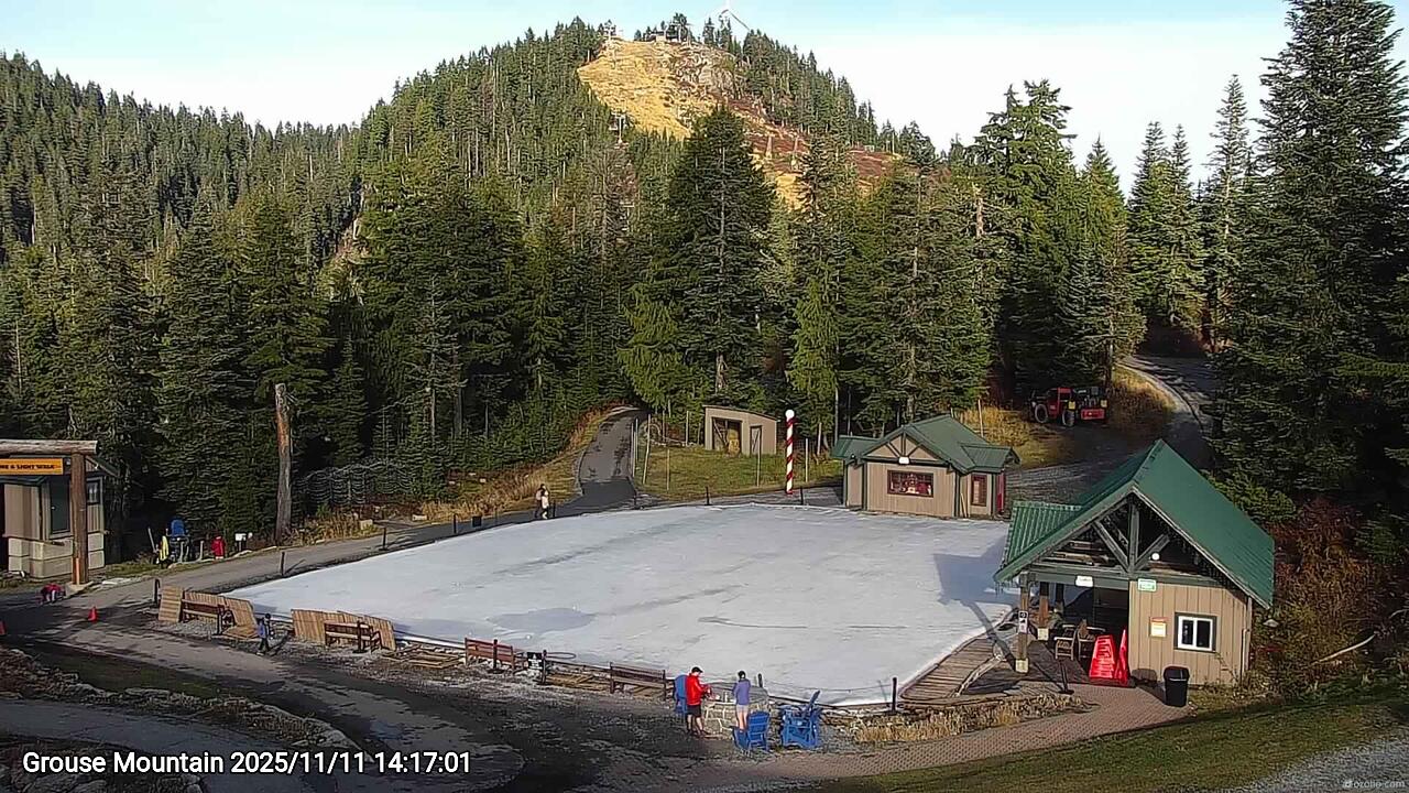 Webcam frame from Grouse Mountain on 2025/11/11