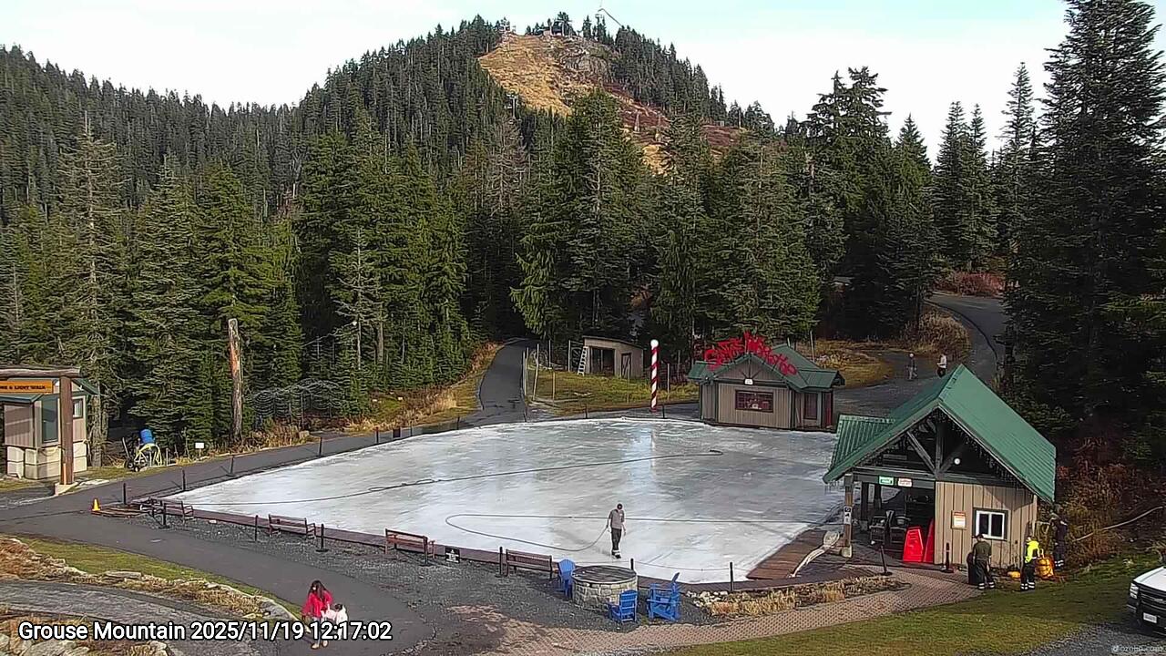 Webcam frame from Grouse Mountain at 2025/11/19 12:00
