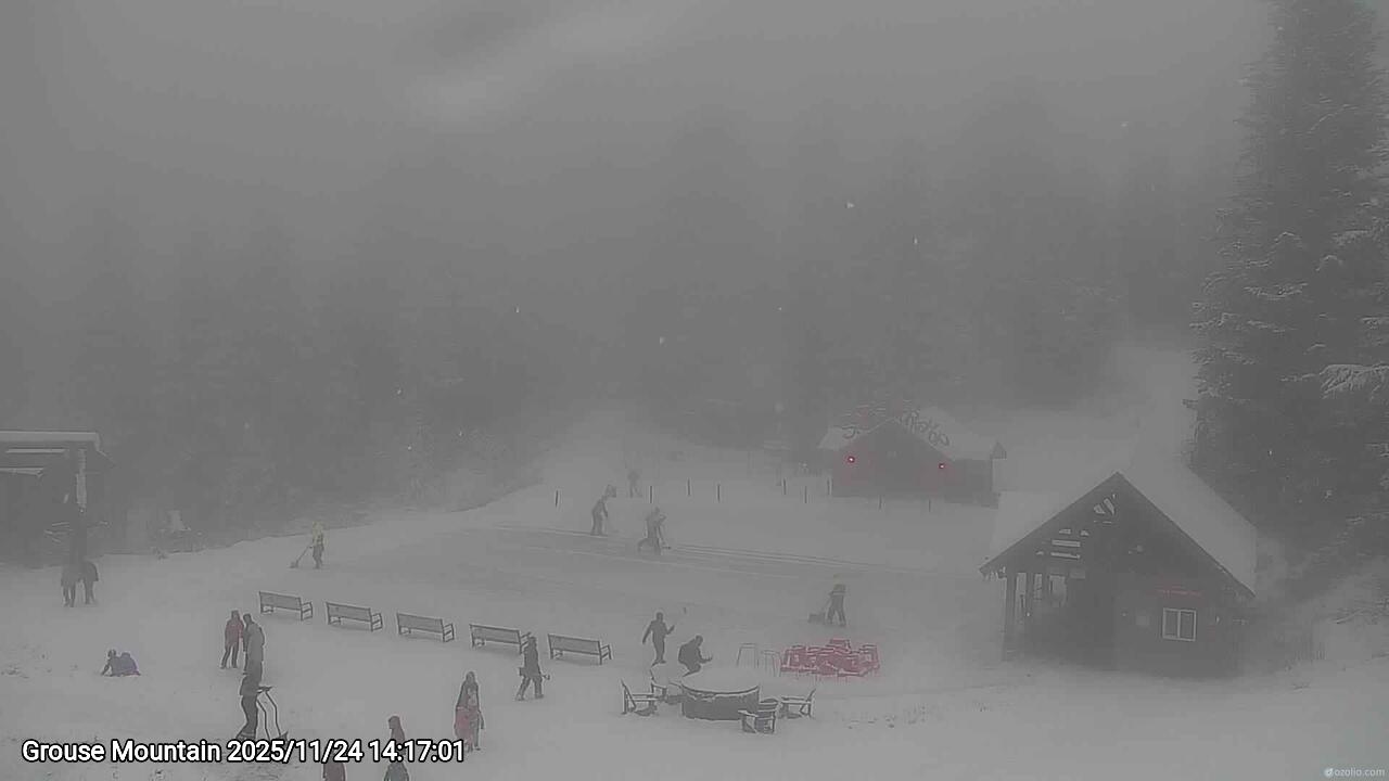 Webcam frame from Grouse Mountain on 2025/11/24