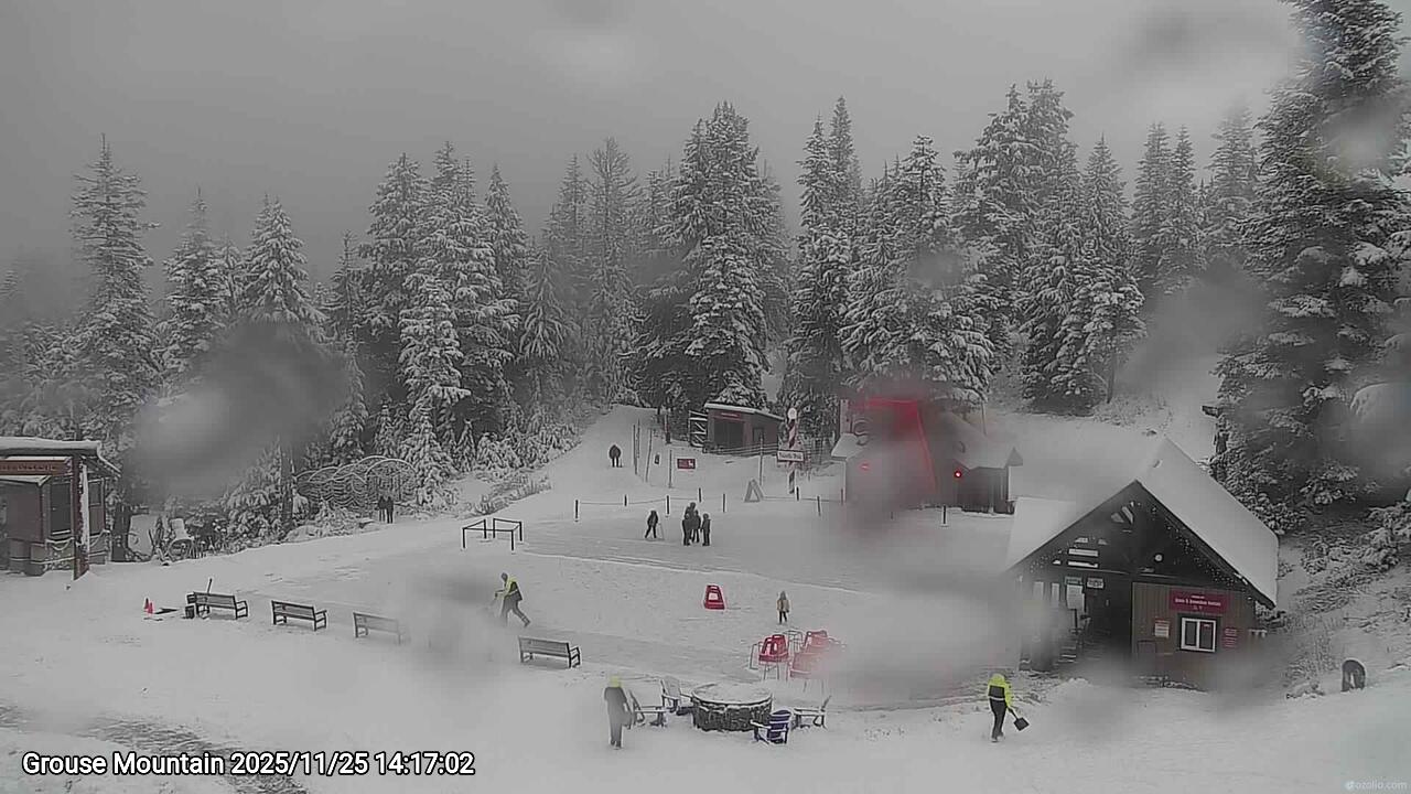 Webcam frame from Grouse Mountain on 2025/11/25