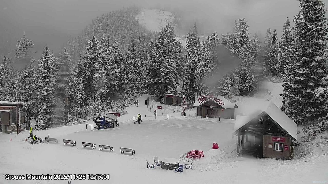 Webcam frame from Grouse Mountain at 2025/11/25 12:00