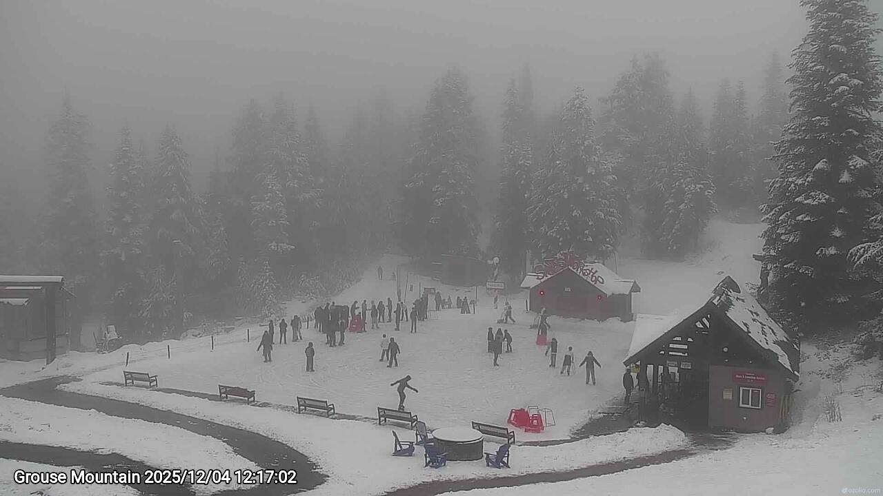 Webcam frame from Grouse Mountain at 2025/12/04 12:00