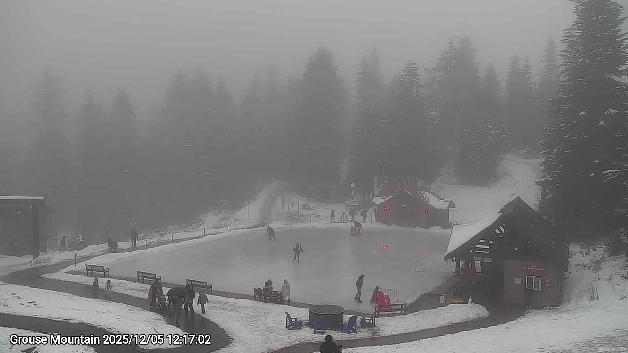 Webcam frame from Grouse Mountain at 2025/12/05 12:00