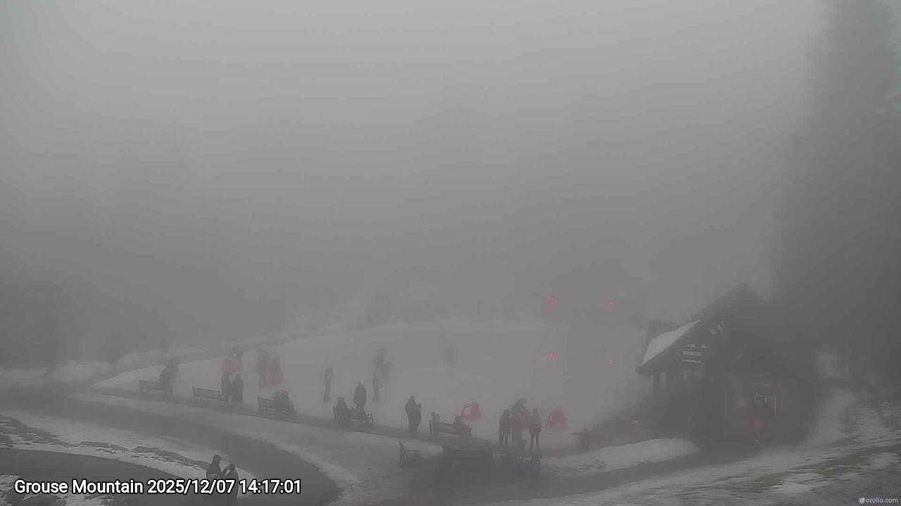 Webcam frame from Grouse Mountain on 2025/12/07