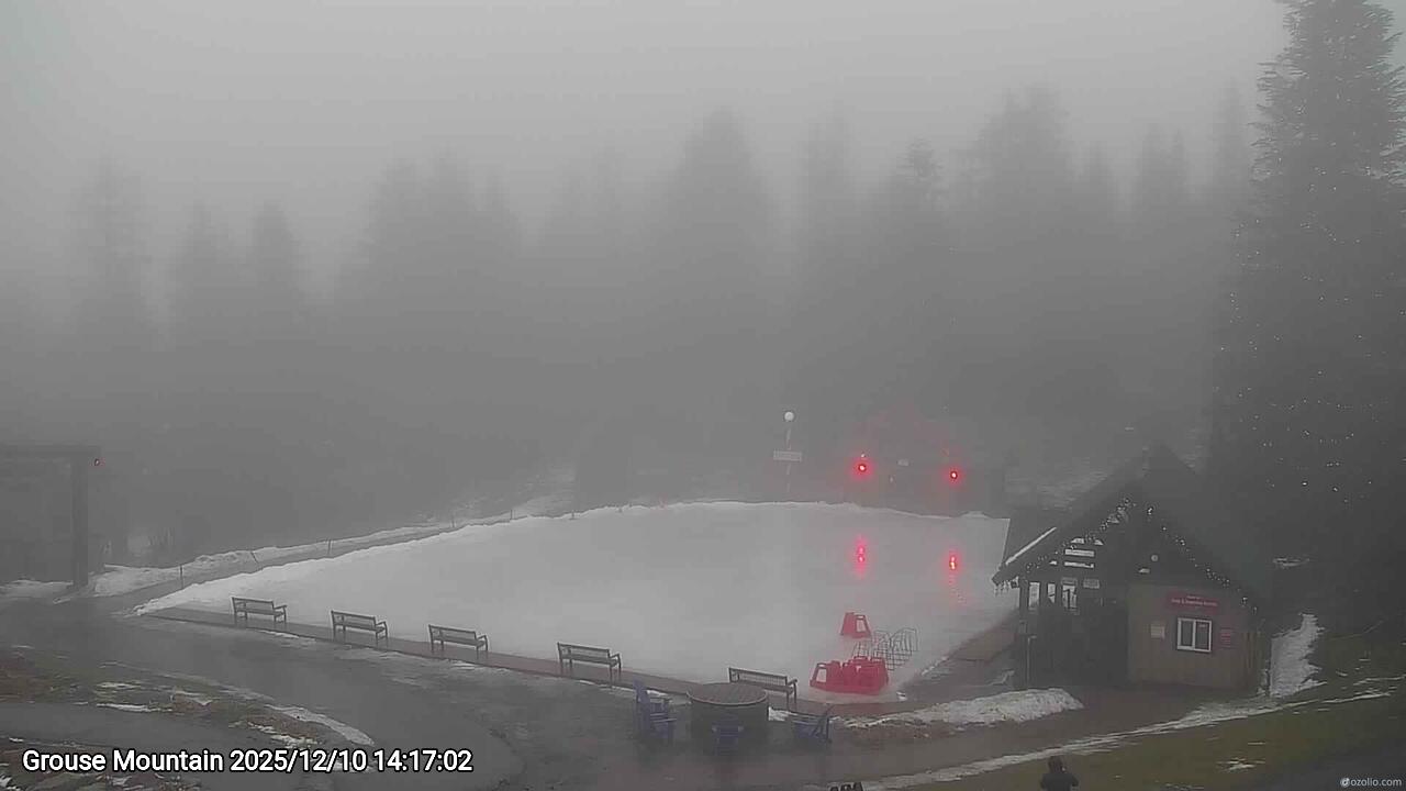 Webcam frame from Grouse Mountain on 2025/12/10