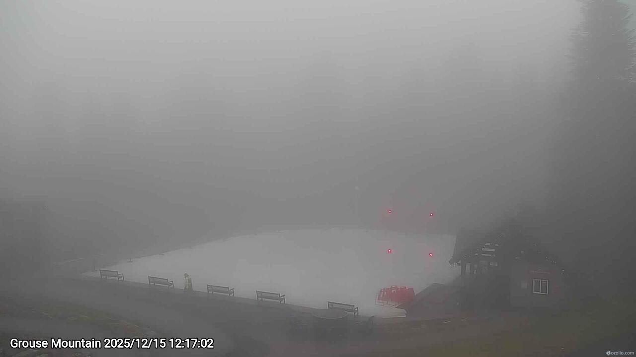 Webcam frame from Grouse Mountain at 2025/12/15 12:00