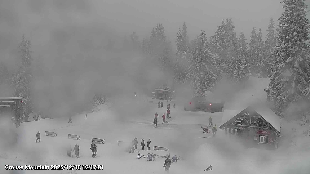 Webcam frame from Grouse Mountain at 2025/12/18 12:00