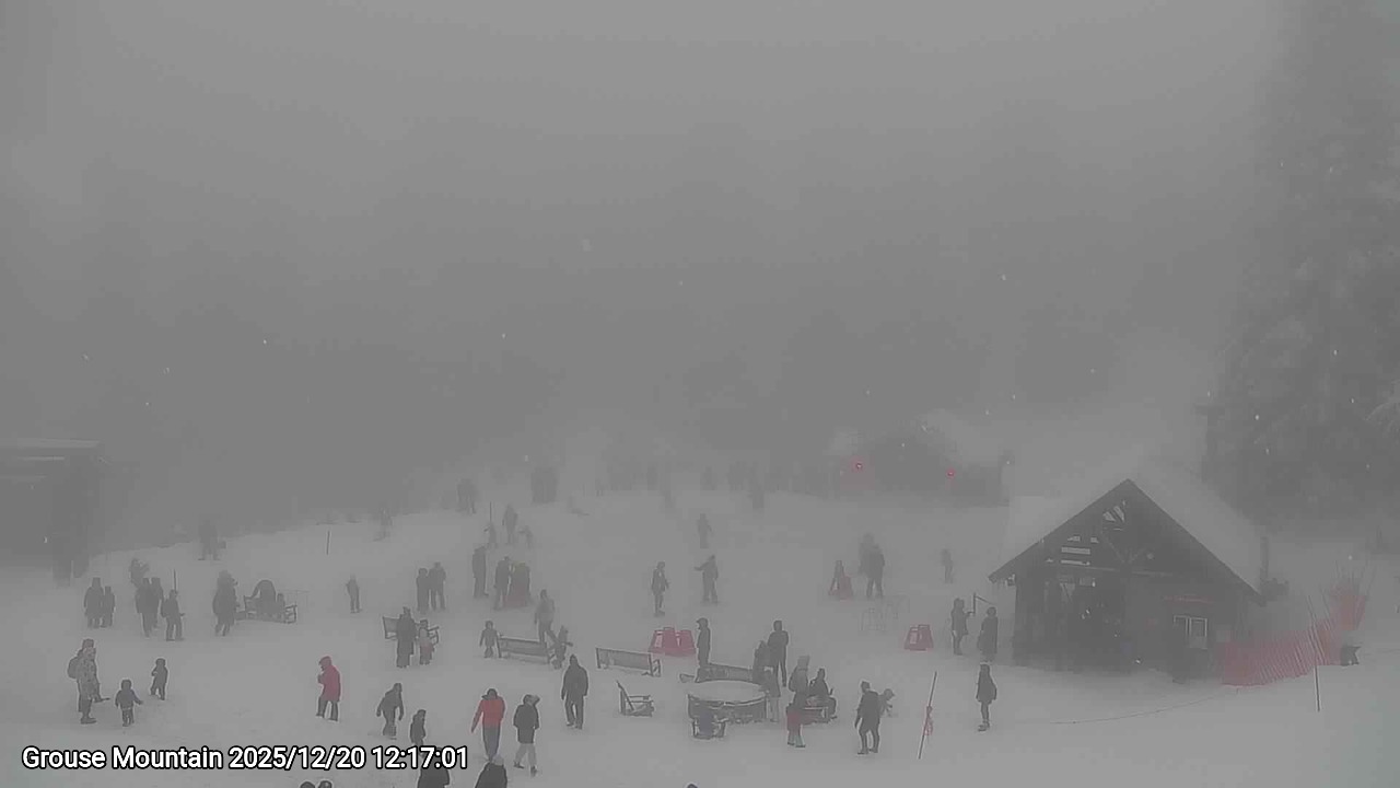 Webcam frame from Grouse Mountain at 2025/12/20 12:00