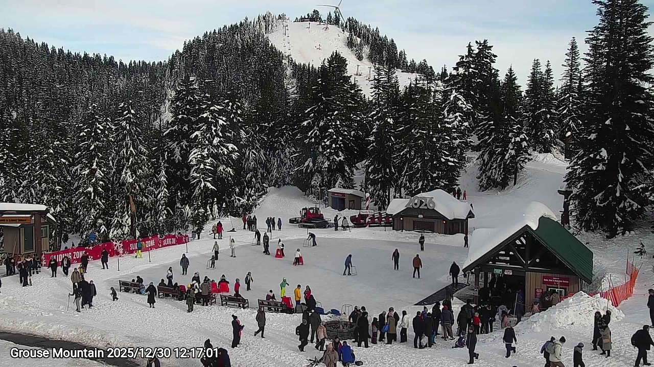 Webcam frame from Grouse Mountain at 2025/12/30 12:00