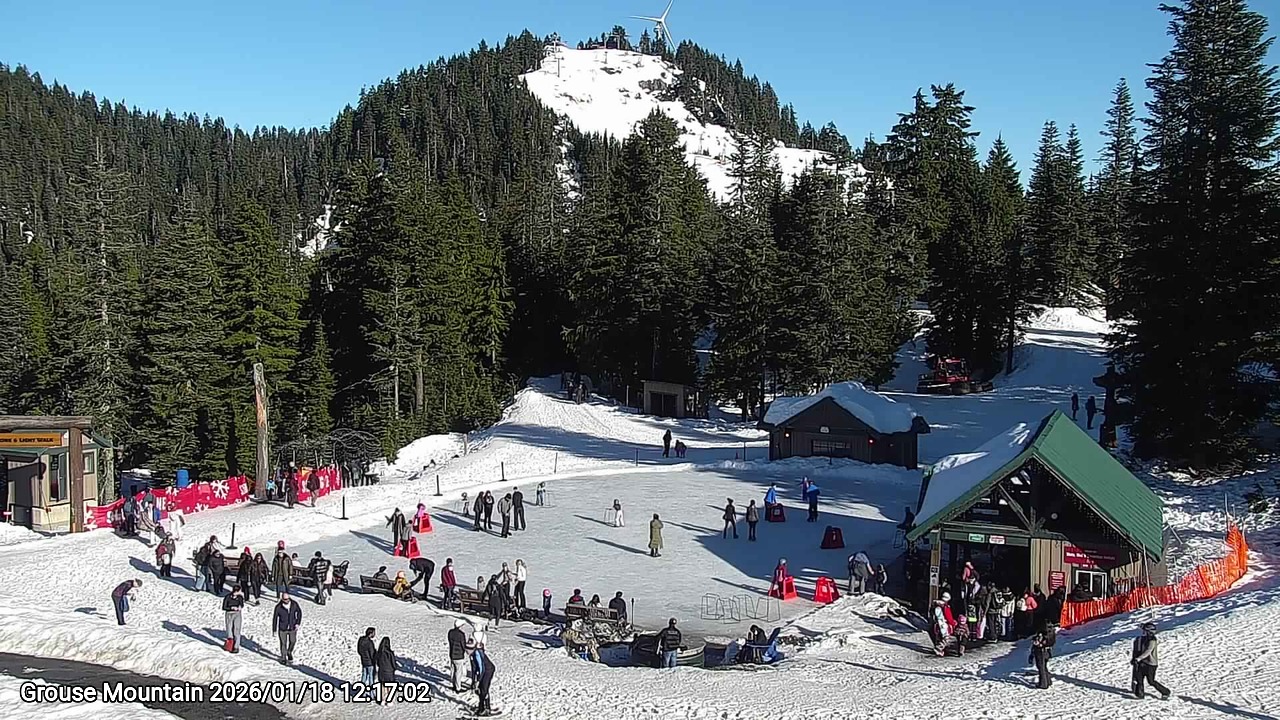 Webcam frame from Grouse Mountain at 2026/01/18 12:00