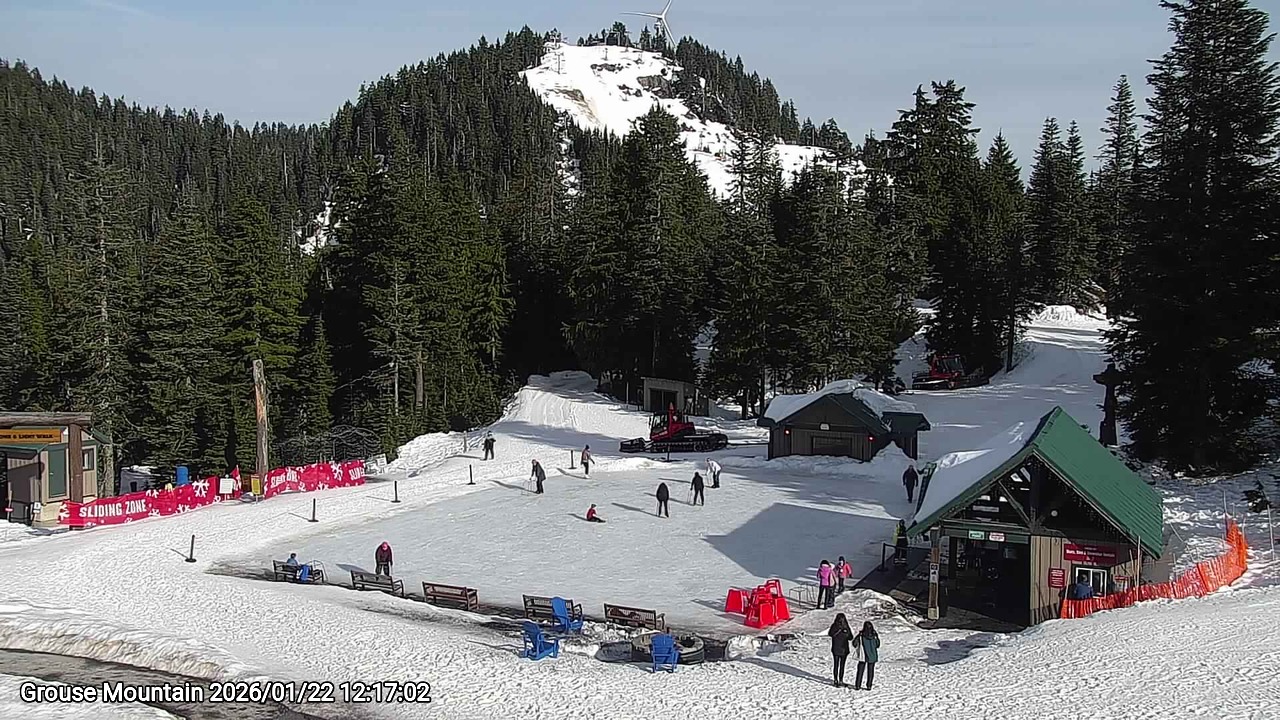 Webcam frame from Grouse Mountain at 2026/01/22 12:00