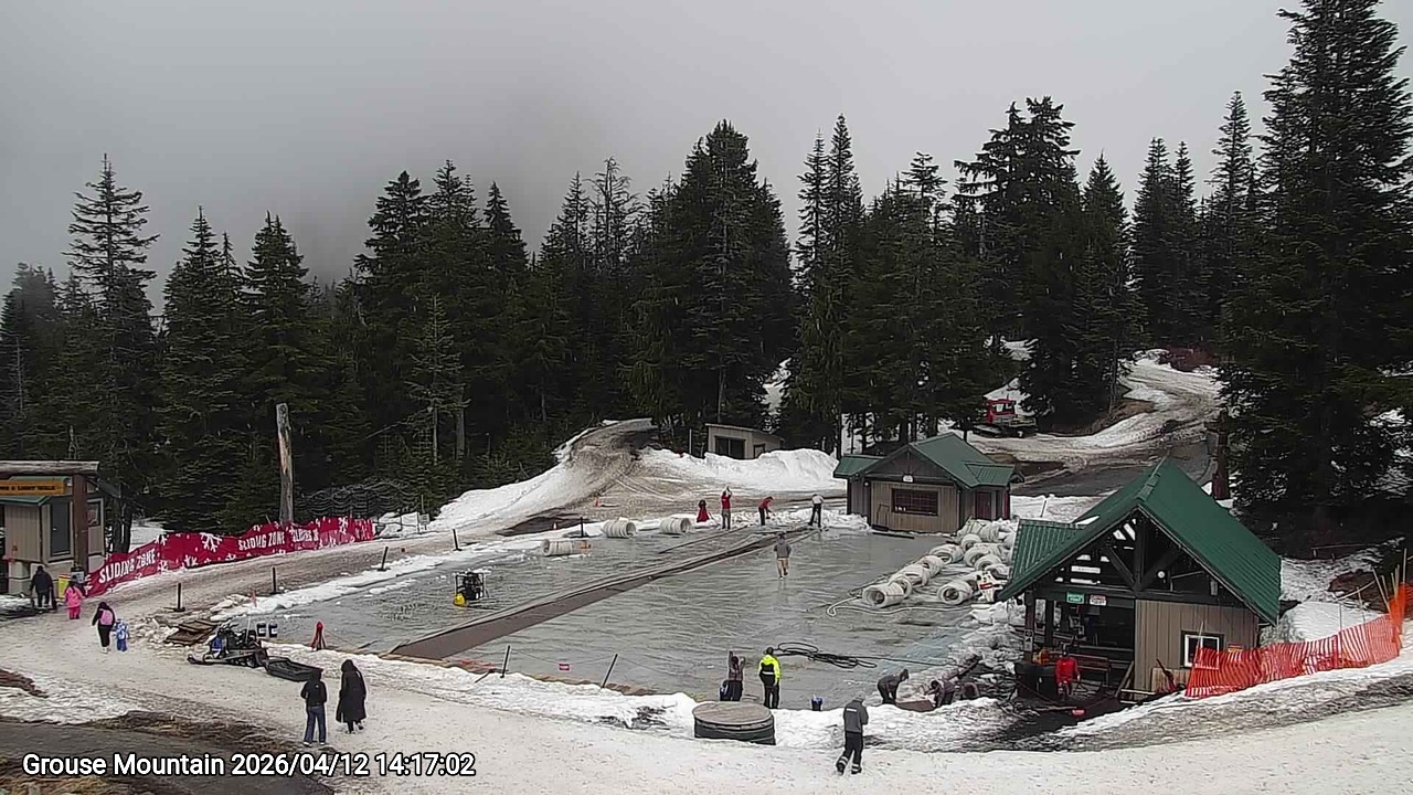 Webcam frame from Grouse Mountain on 2026/04/12