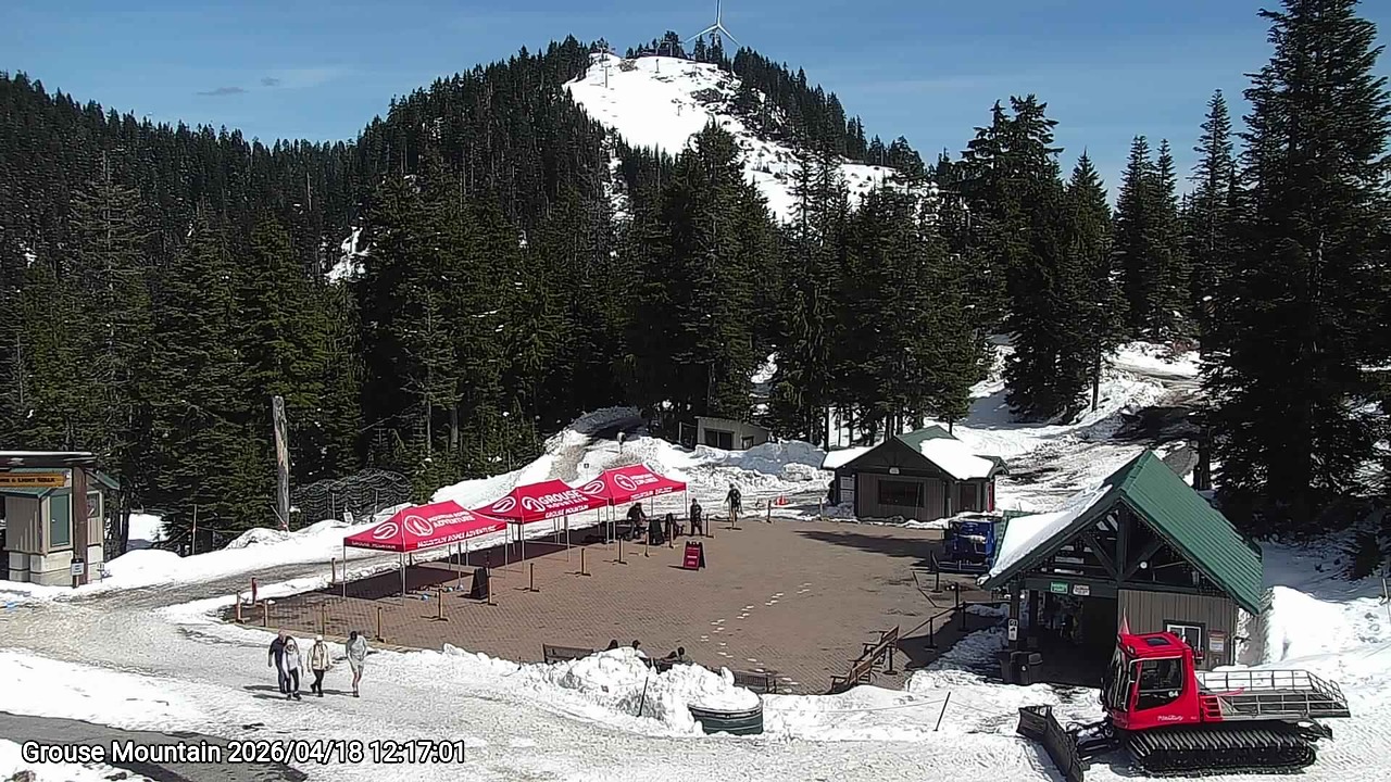 Webcam frame from Grouse Mountain at 2026/04/18 12:00