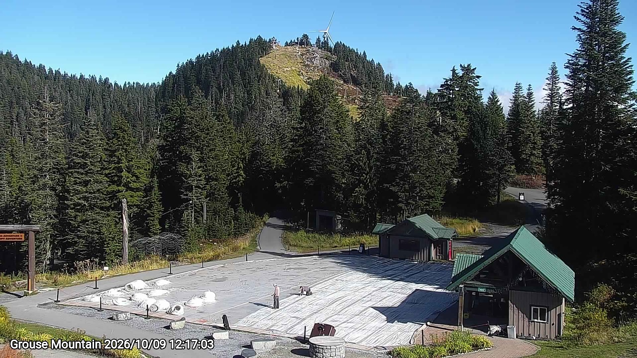 Webcam frame from Grouse Mountain at 2026/10/09 12:00