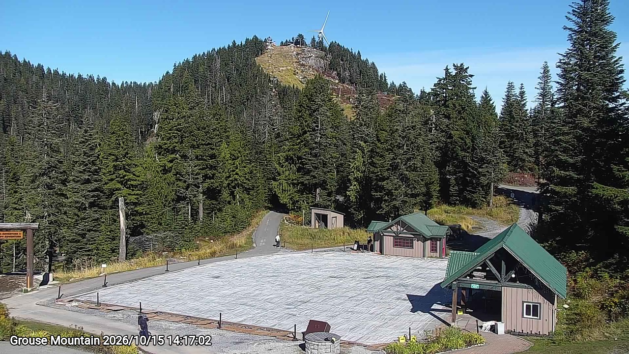 Webcam frame from Grouse Mountain on 2026/10/15
