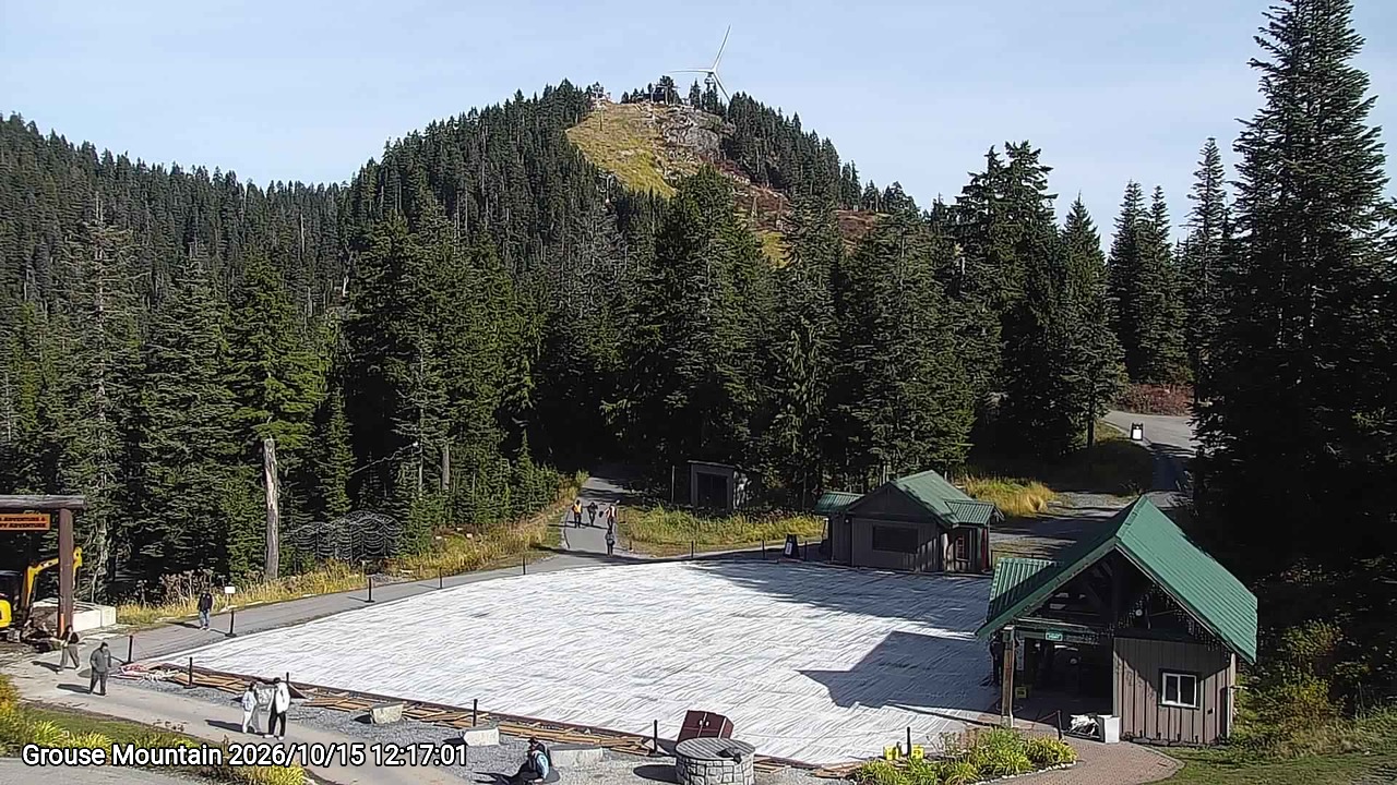 Webcam frame from Grouse Mountain at 2026/10/15 12:00